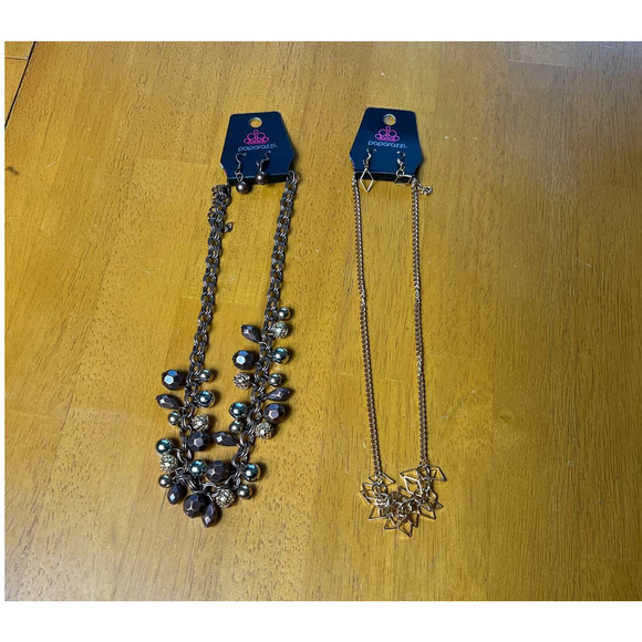NWT Paparazzi Set of 2 necklace and earrings - Picture 1 of 5